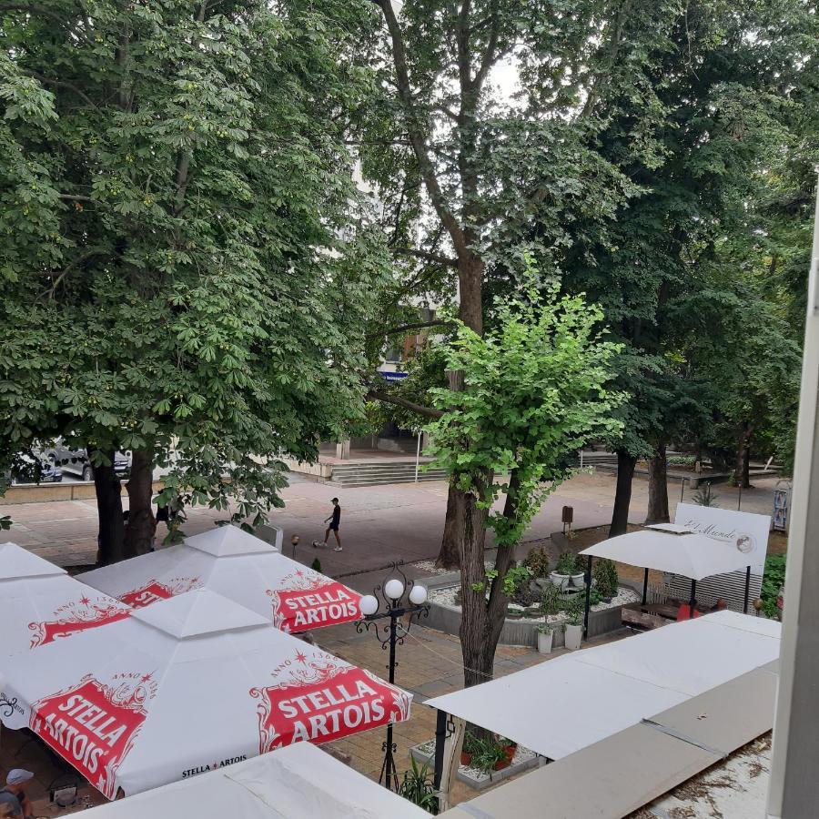Апартамент "Рая" Dobrich Exterior foto